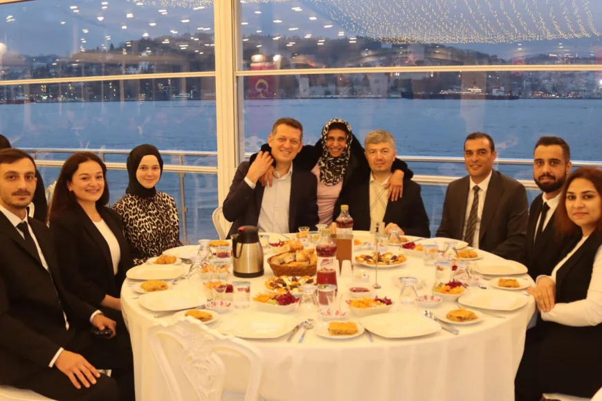 Beykoz Kaymakamı Dr. Fatih Ürkmezer Roman Vatandaşlarla İftar Programında Bir Araya Geldi