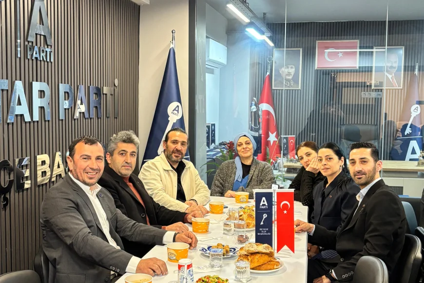 Anahtar Parti Beykoz Gençlik Kolları Kavacık’ta İftar Programında Teşkilatı Buluşturdu