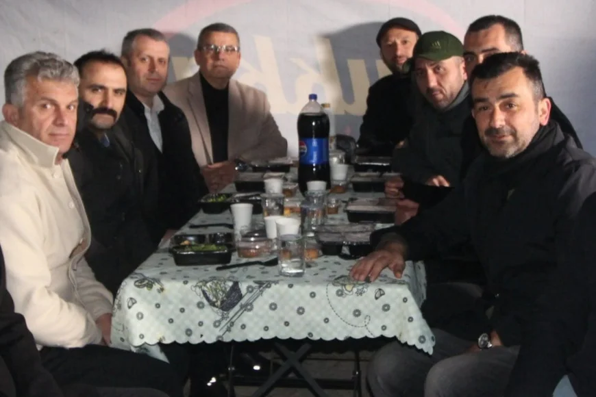 MHP BEYKOZ İLÇE BAŞKANI EMRE ÇÖMLEKÇİ ADINA TEŞKİLAT KANLICA SPOR KULÜBÜ İFTAR SOFRASINA ORTAK OLDU