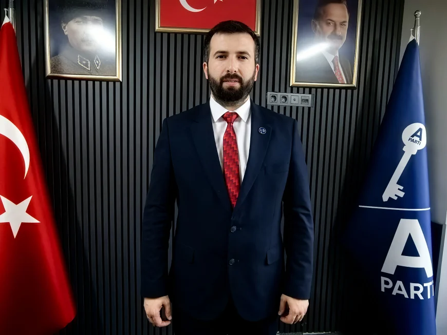 Anahtar Parti Beykoz İlçe Başkanı Onur Kaya: “Hamasetle siyaset yapıldığı zaman insanlar huzursuz oluyor”