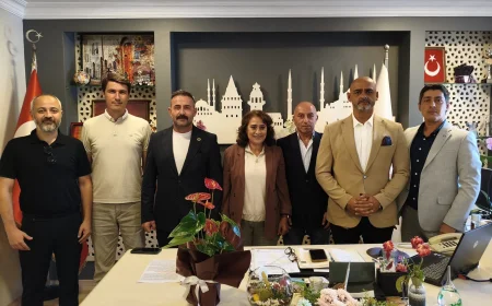 MHP Beykoz İlçe Başkanı Mehmet Gündoğdu’dan İlçe Millî Eğitim Müdürü Sevcenur Özcan’a ziyaret