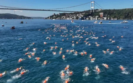 İstanbul Boğazı’nda 38. Kıtalararası Yüzme Yarışı’na 64 ülkeden 2 bin 500 sporcu katıldı