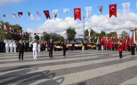 Beykoz’da 30 Ağustos Zafer Bayramı törenlerinde erken başlayan tebrik kabulü programda aksamaya yol açtı