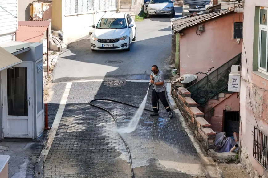Beykoz Belediyesi Çamlıbahçe Mahallesi’nde kapsamlı temizlik çalışması gerçekleştirdi