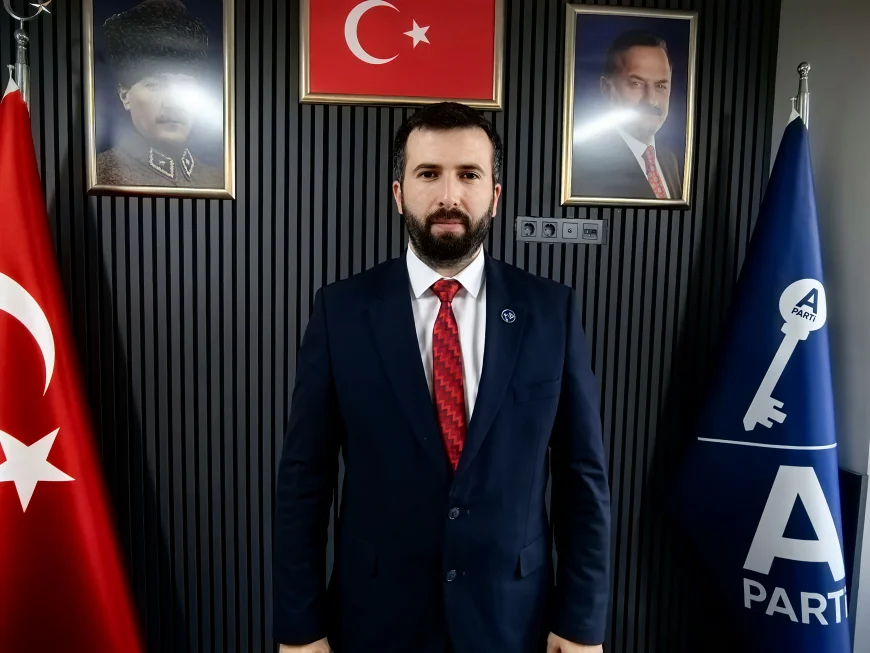 Anahtar Parti Beykoz İlçe Başkanı Onur Kaya: “Ne olduysa bize hep azar azar oldu”