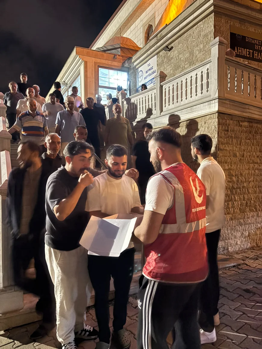 Yeniden Refah Partisi Beykoz Gençlik Kolları Başkanı Batuhan Aktaş: “Mevlid Kandiliniz mübarek olsun”