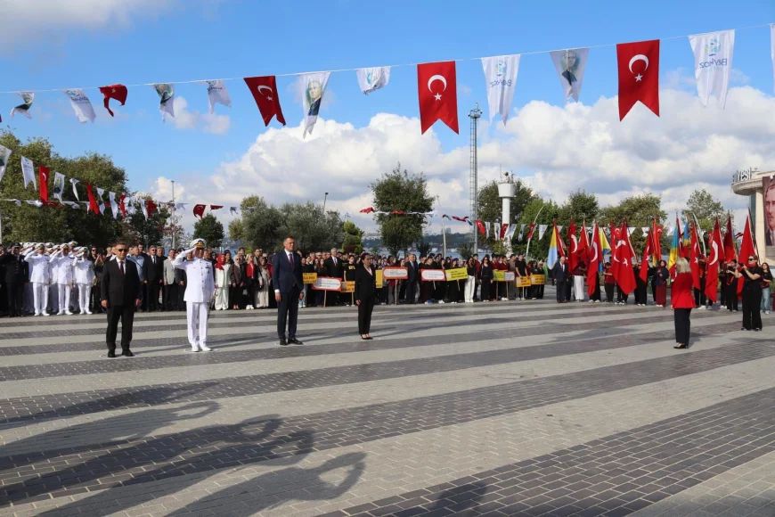 Beykoz’da 30 Ağustos Zafer Bayramı törenlerinde erken başlayan tebrik kabulü programda aksamaya yol açtı