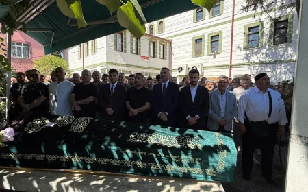 MHP Beykoz İlçe Başkanı Mehmet Gündoğdu’nun babaannesi Hazine Gündoğdu son yolculuğuna uğurlandı