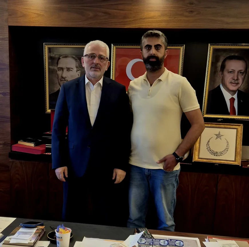 Ajans Expres ve Orta Haber İstanbul Sorumlusu Emrullah Yıldız’dan AK Parti Kadıköy İlçe Başkanlığına Ziyaret