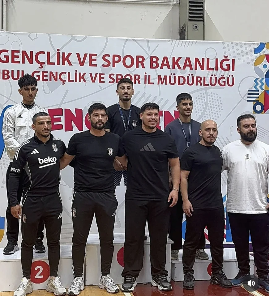 Celal Aras Anadolu Lisesi Öğrencisi Ahmet Ensar Kitapçıoğlu 55 Kiloda İstanbul Boks Şampiyonu Oldu